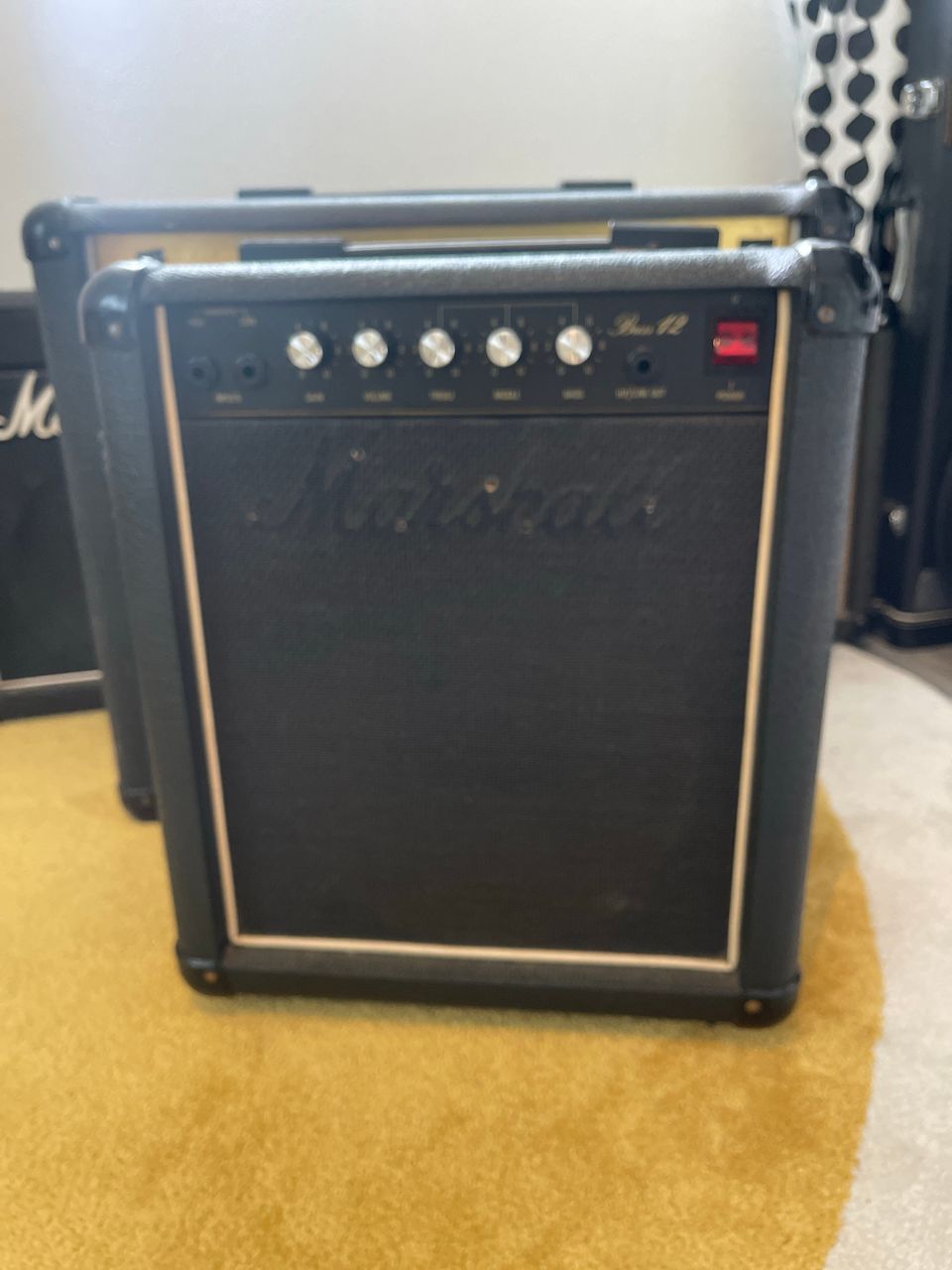 Marshall Bass 12 vahvistin