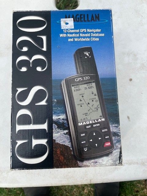 Käyttämätön Magellan GPS 320