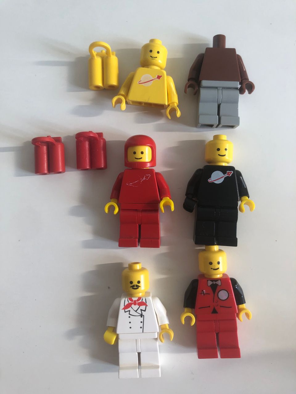 Vanhat Lego Classic Space + muut sekalaiset minifiguurit