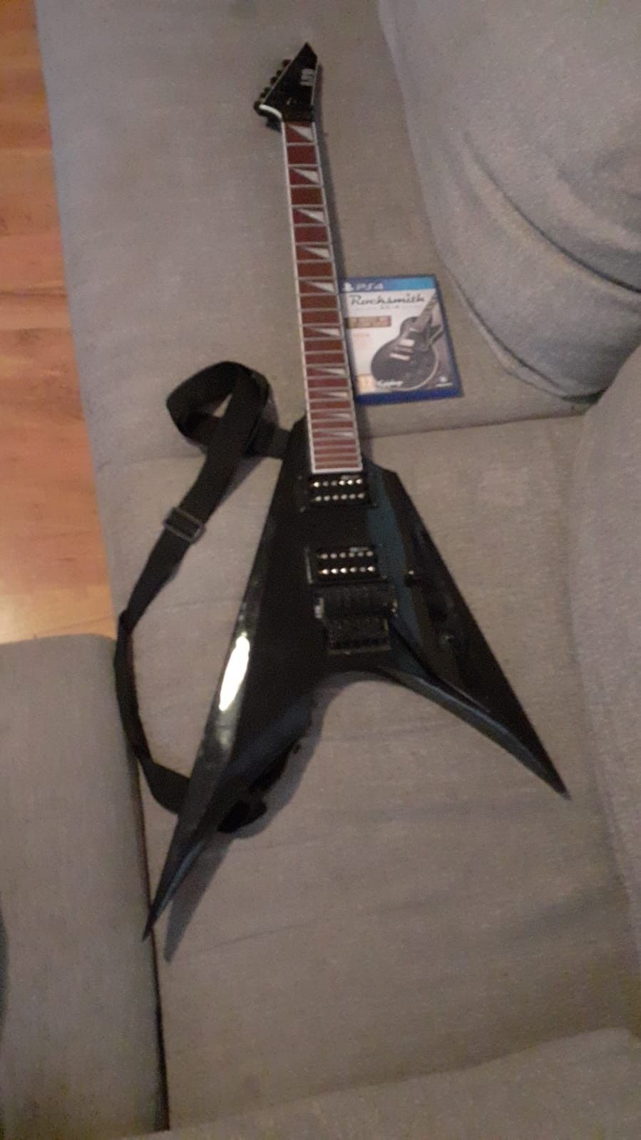 ESP LTD Arrow 200 black sähkökitara