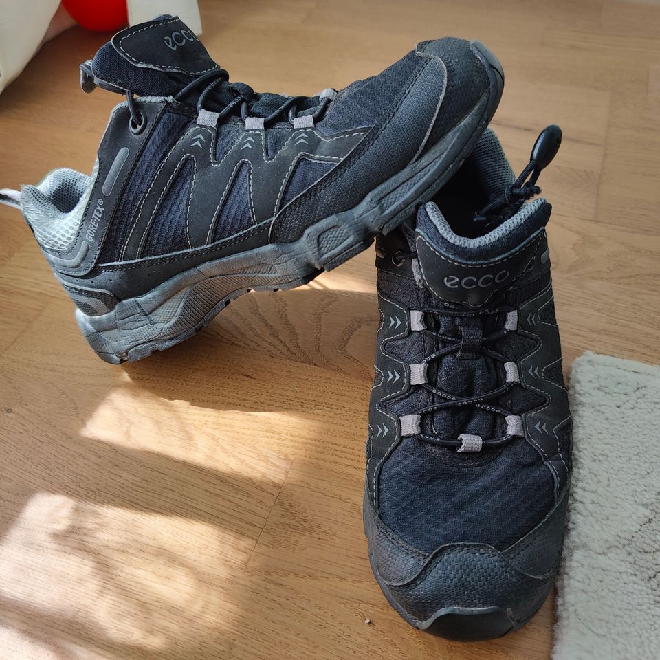 Ecco goretex lenkkarit 39