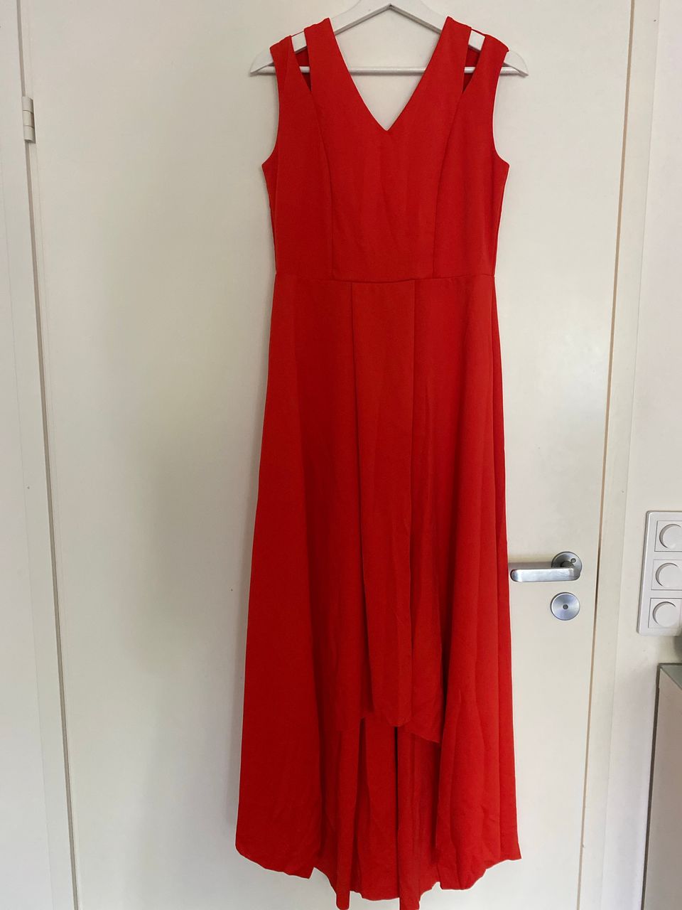 Uusi punainen mekko M