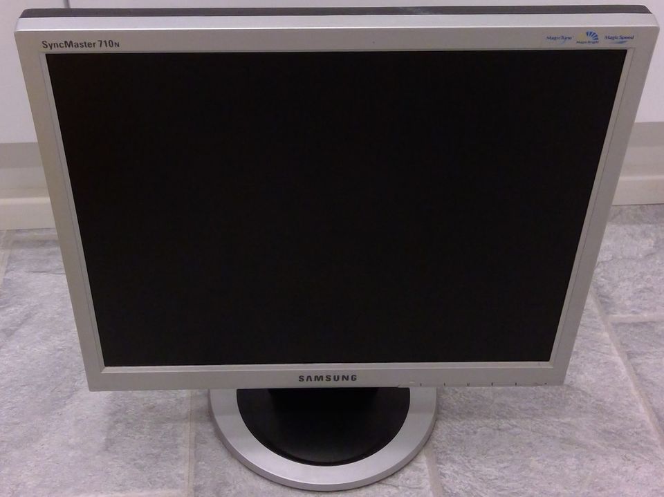 Tietokoneen näyttö, Samsung SyncMaster 710N