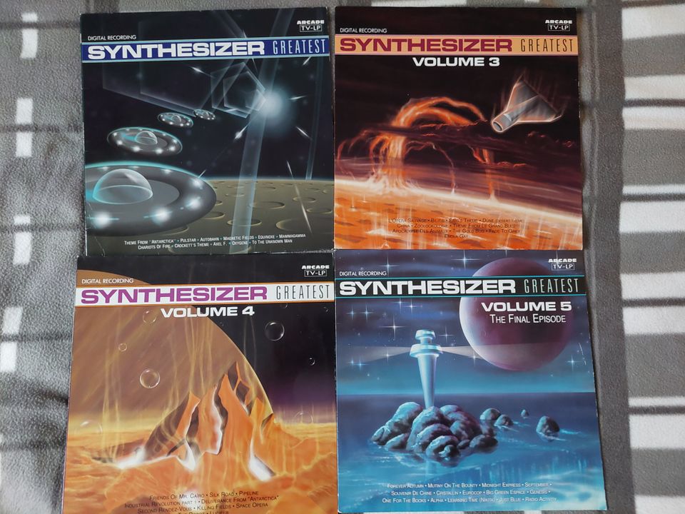 Synthesizer Arcade LP levyjä 4kpl