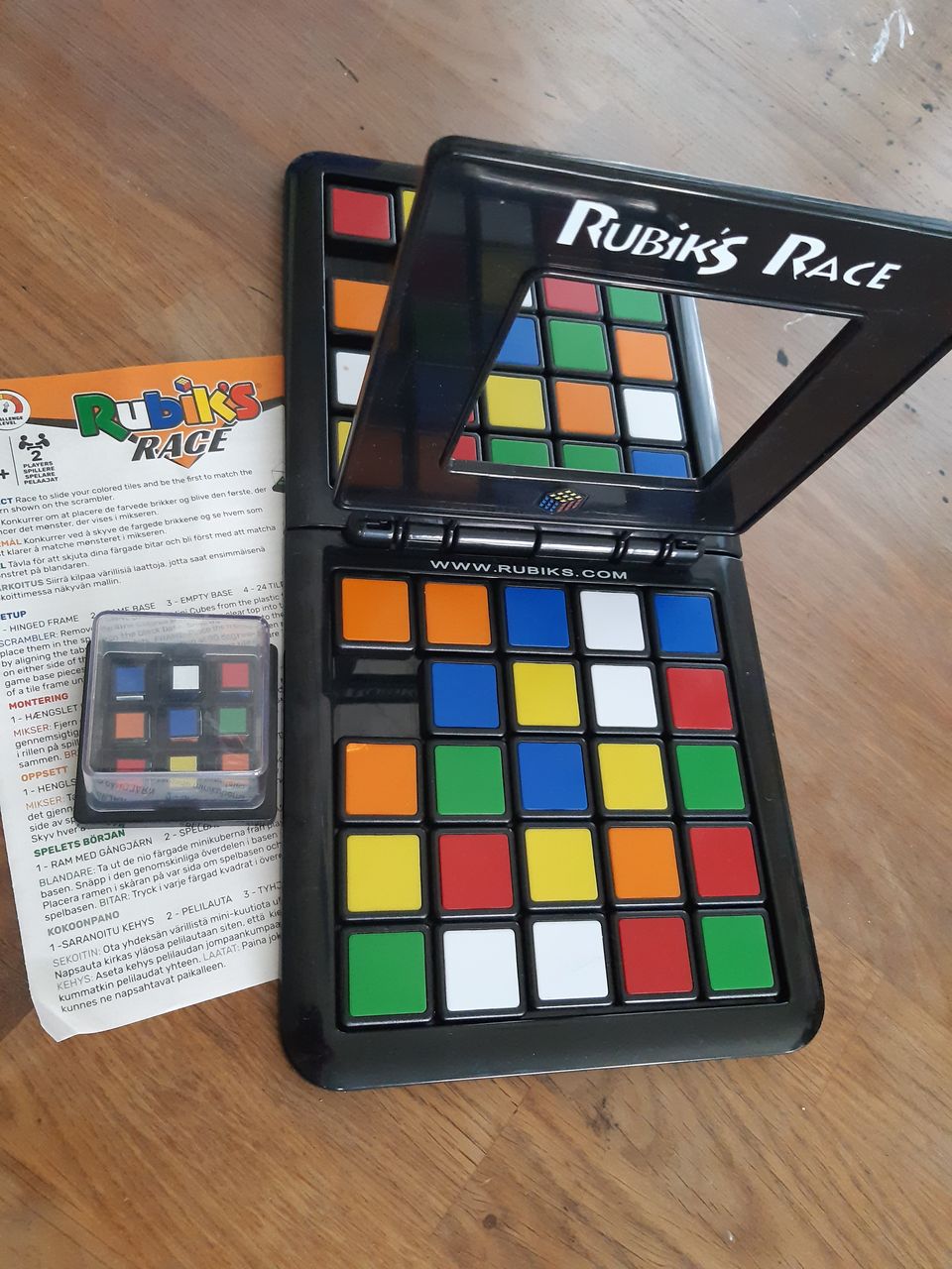 Rubik's Race peli 7+