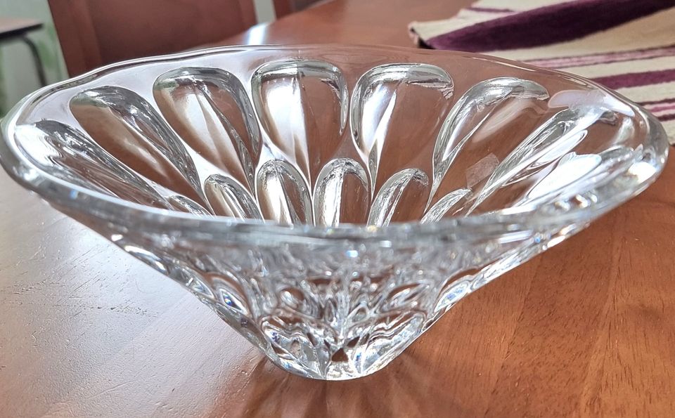 Kaunis lasi astia, paino 1700g