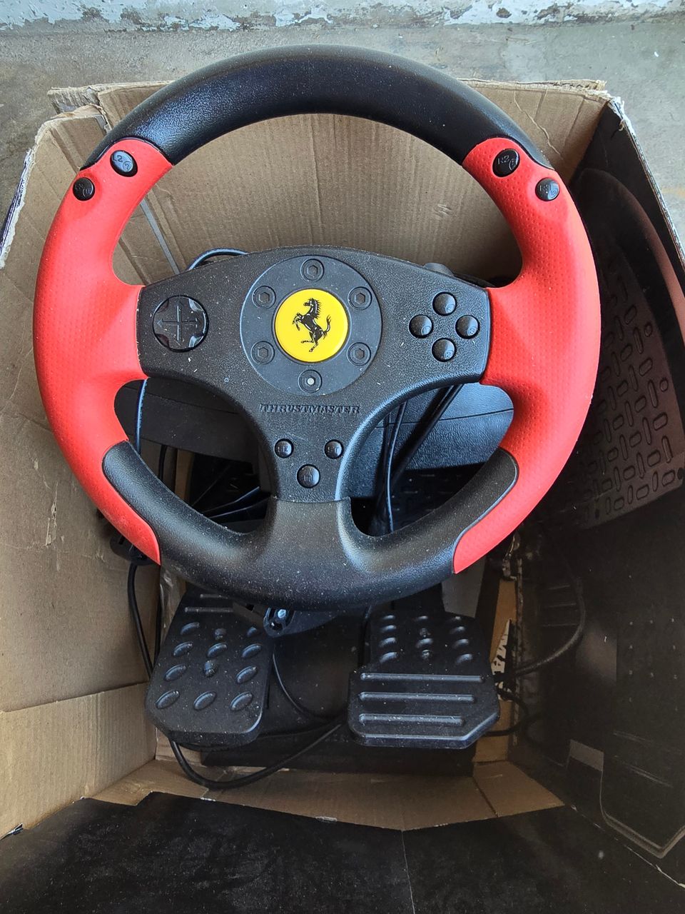 Thrustmaster Ferrari racing wheel