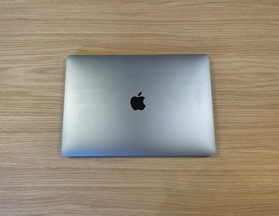 MacBook Pro 13" - Takuu 23.10.2024 asti