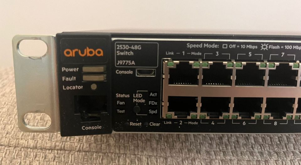 Aruba 2530-48G Kytkin / Switch J9775A