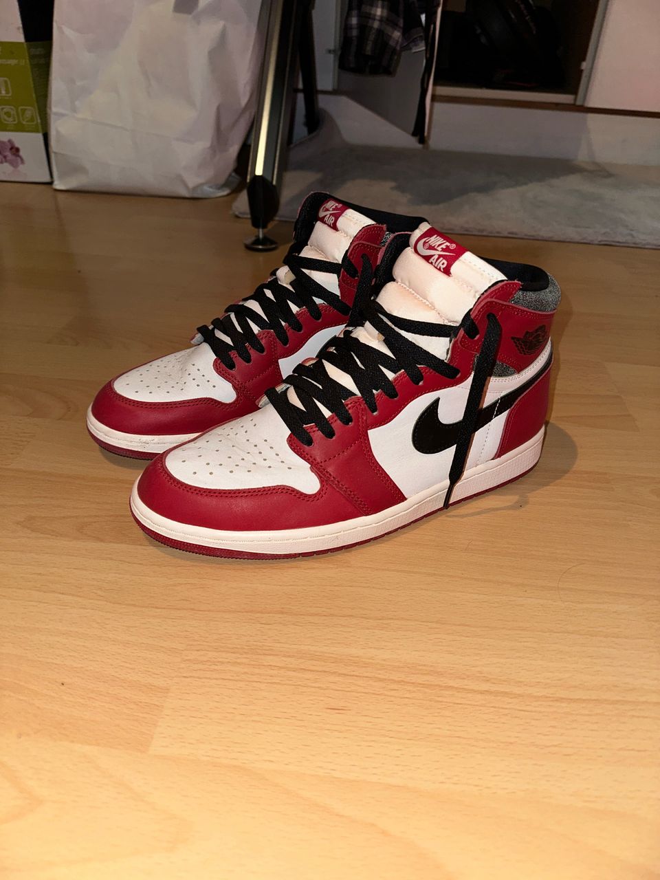 Air jordan 1 high lost and found chicago