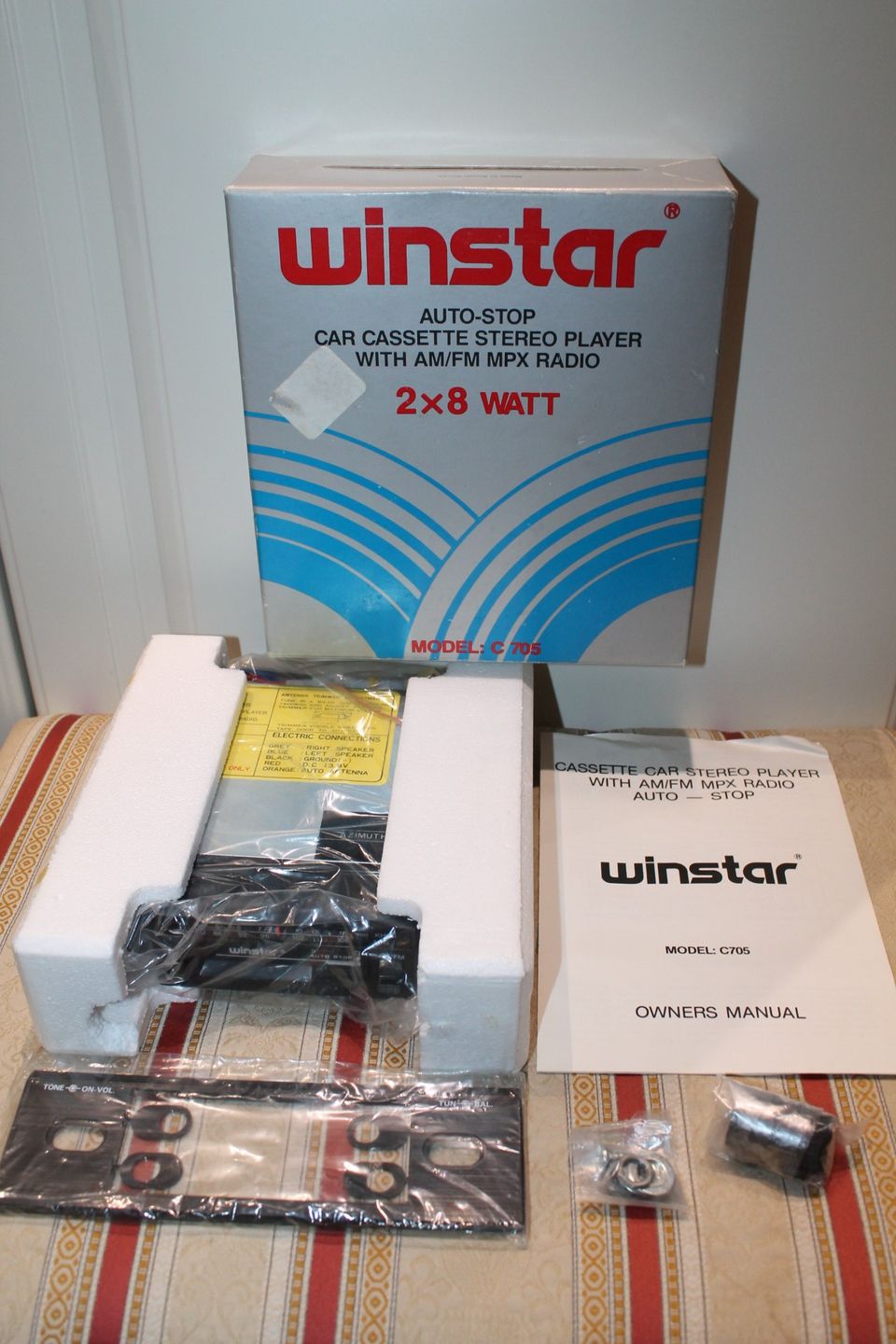 Käyttämätön kasettisoitin Winstar C 705 70-luku radio autostereot paketissa