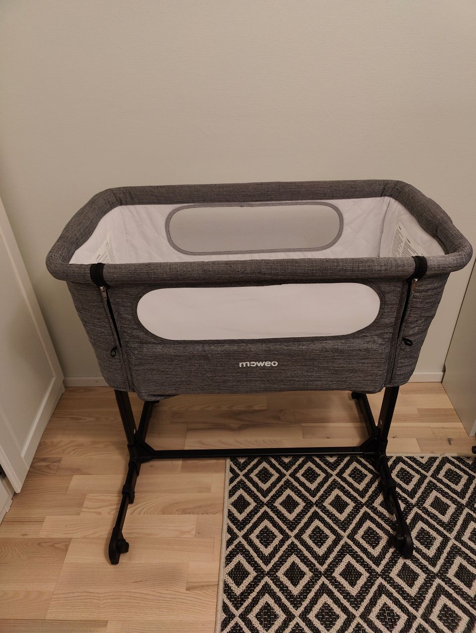 Moweo Bedside crib