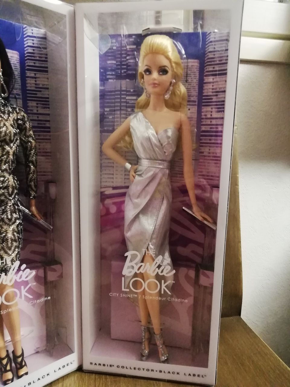 Uusi Designer Barbie Look city shine silver /2014
