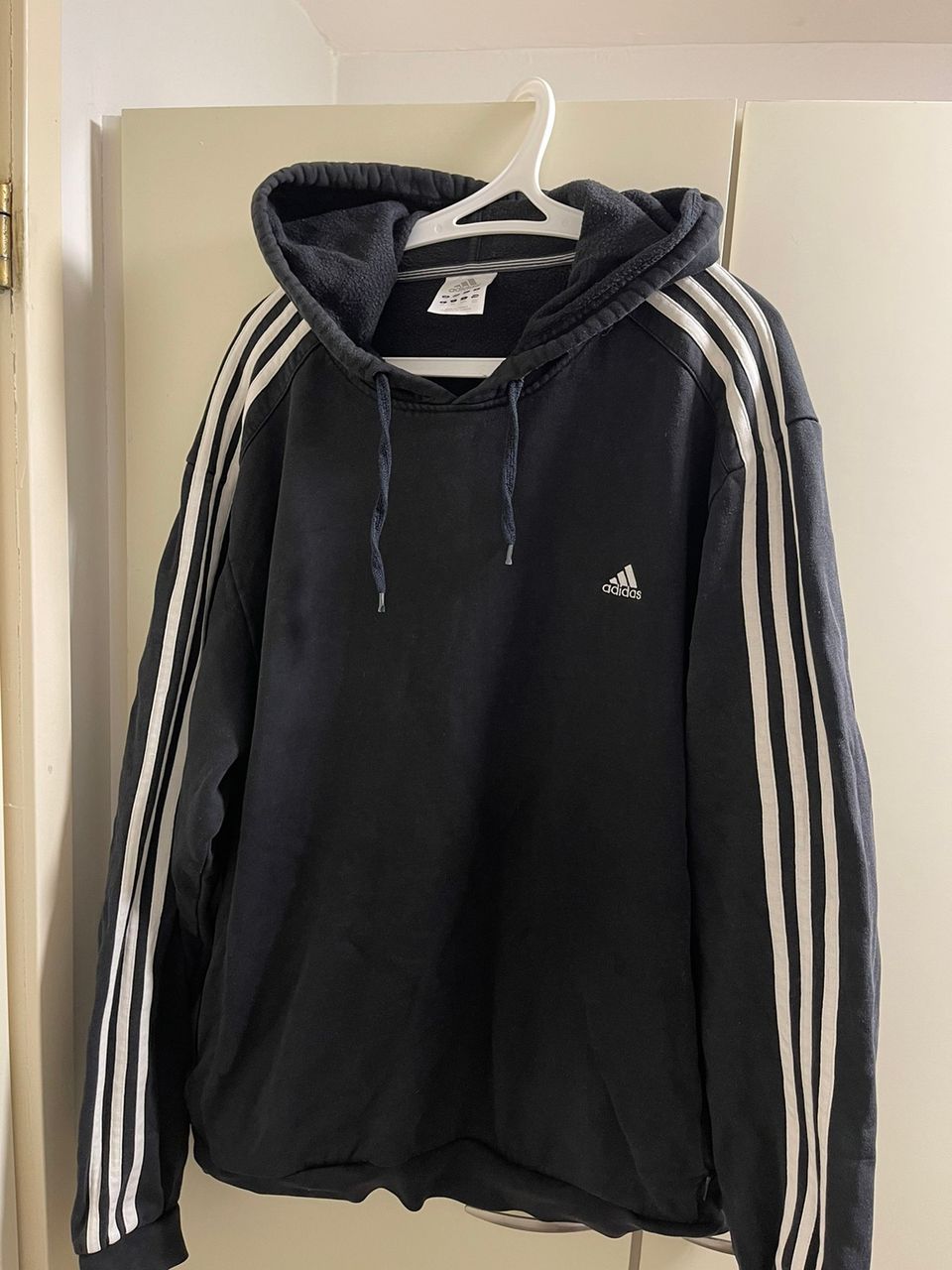 Adidas huppari