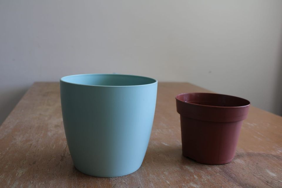 Muoviset ruukut kasveille - Set of plastic pots for plants