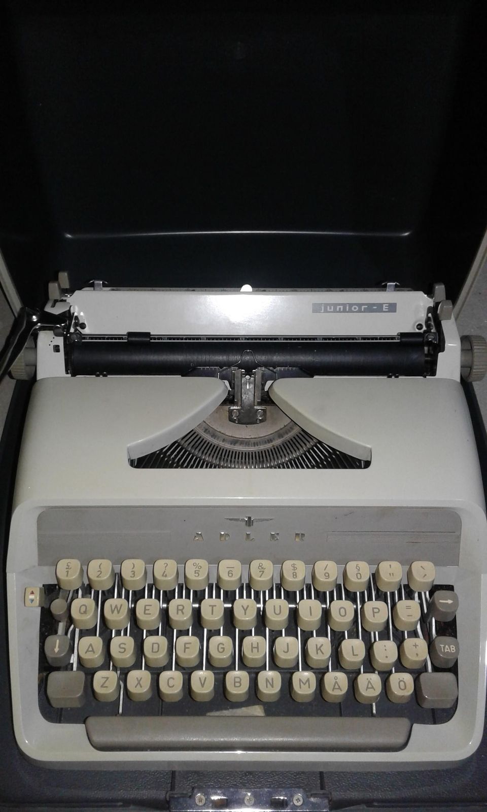 Adler kirjoituskone