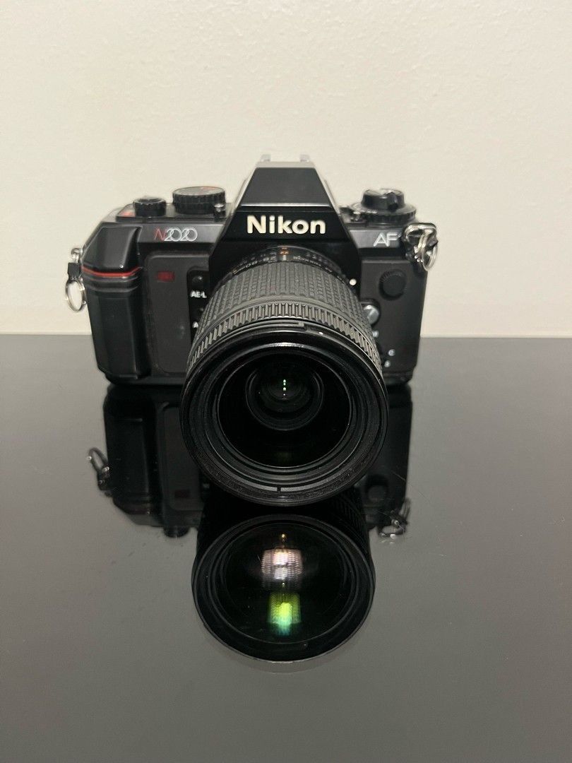 Nikon N2020 AF + 28-80mm 1:3,5-5,6D