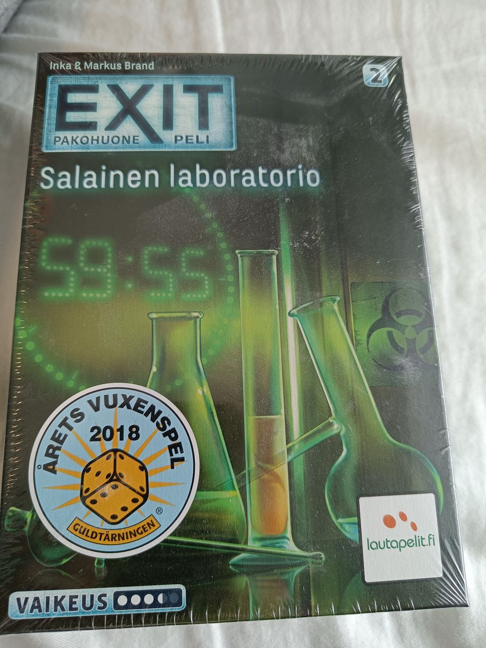 Exit pakohuonepeli : salainen laboratorio