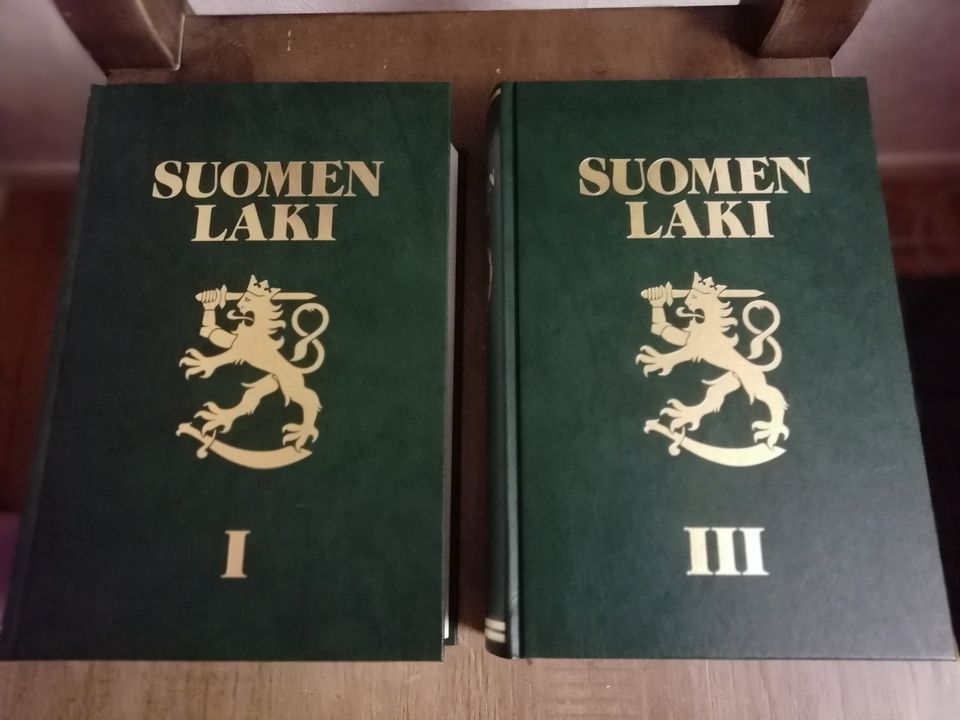 Uudet Suomen laki I & III (2018)