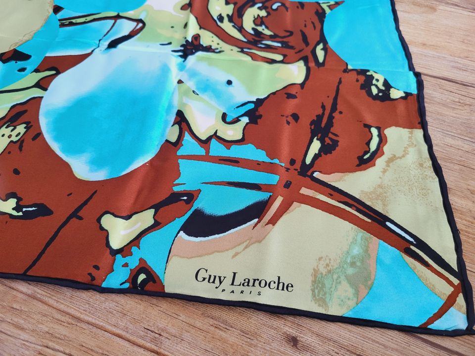 Guy Laroche silkkihuivi