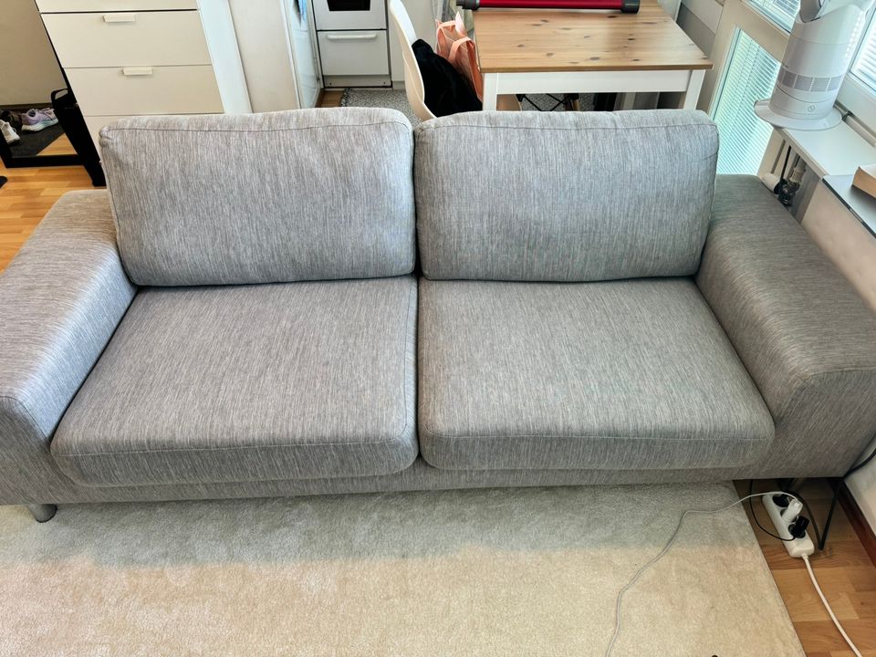 Kahden istuttava sohva (Kuljetus alaovelle +30€)