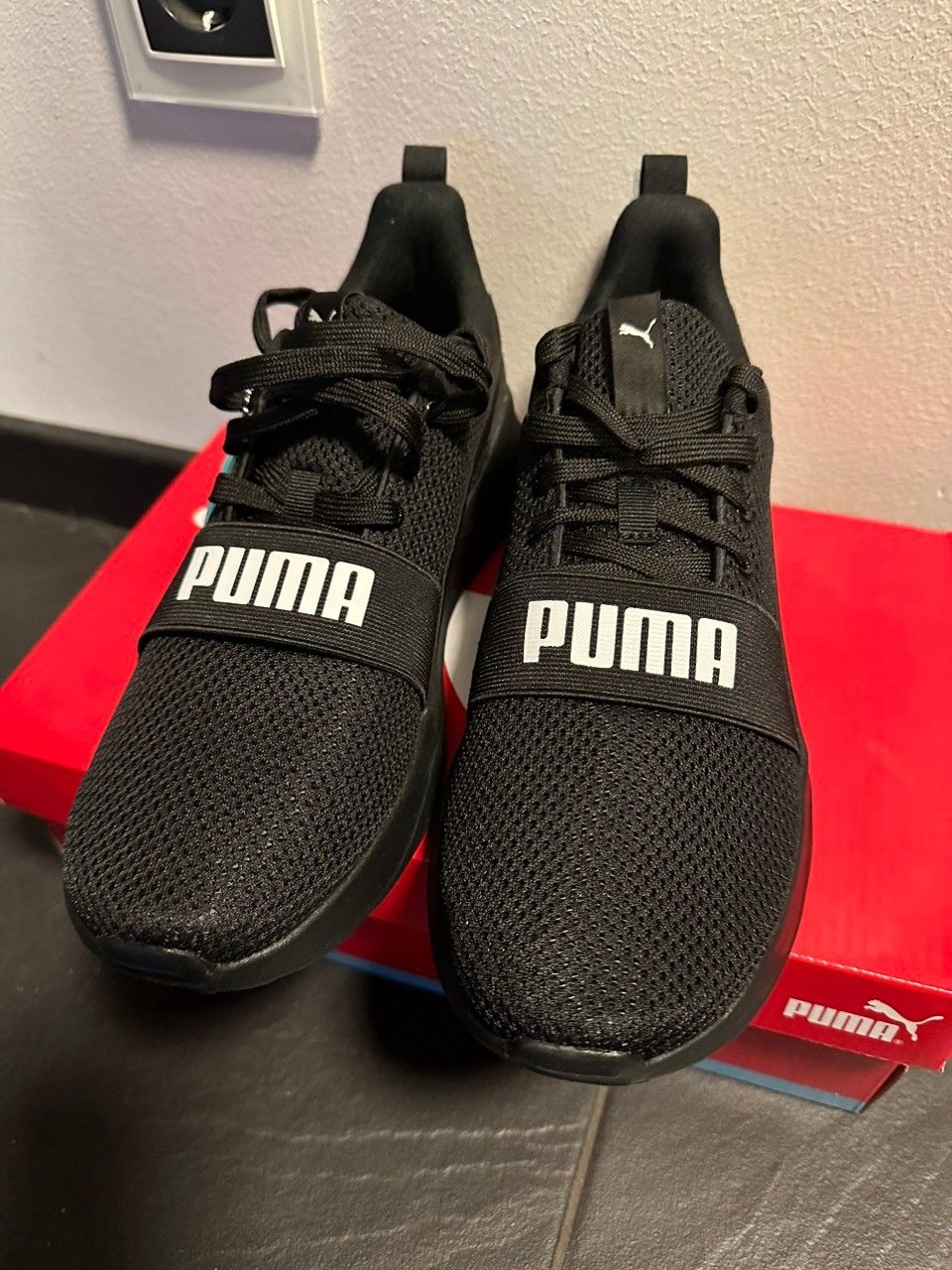 Uudet Puma kengät 40,5