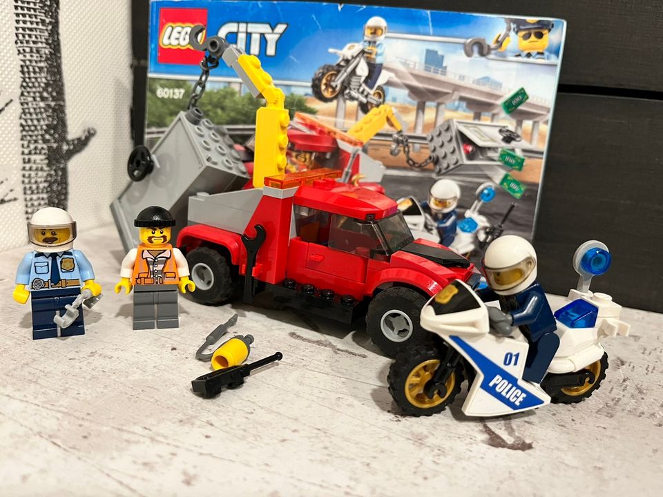 Lego City Hinausauto pulassa (60137)
