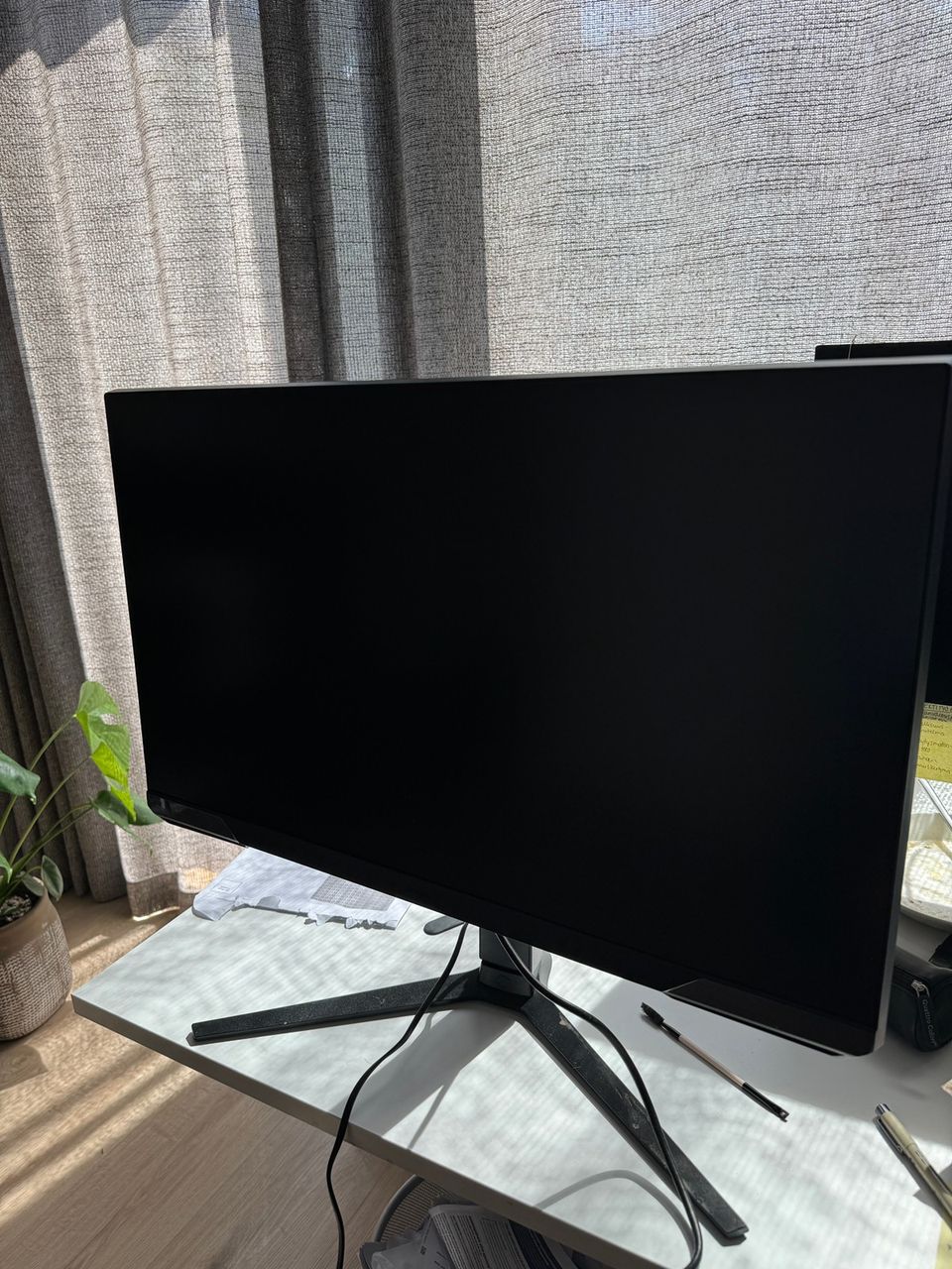 Samsung näyttö 27”