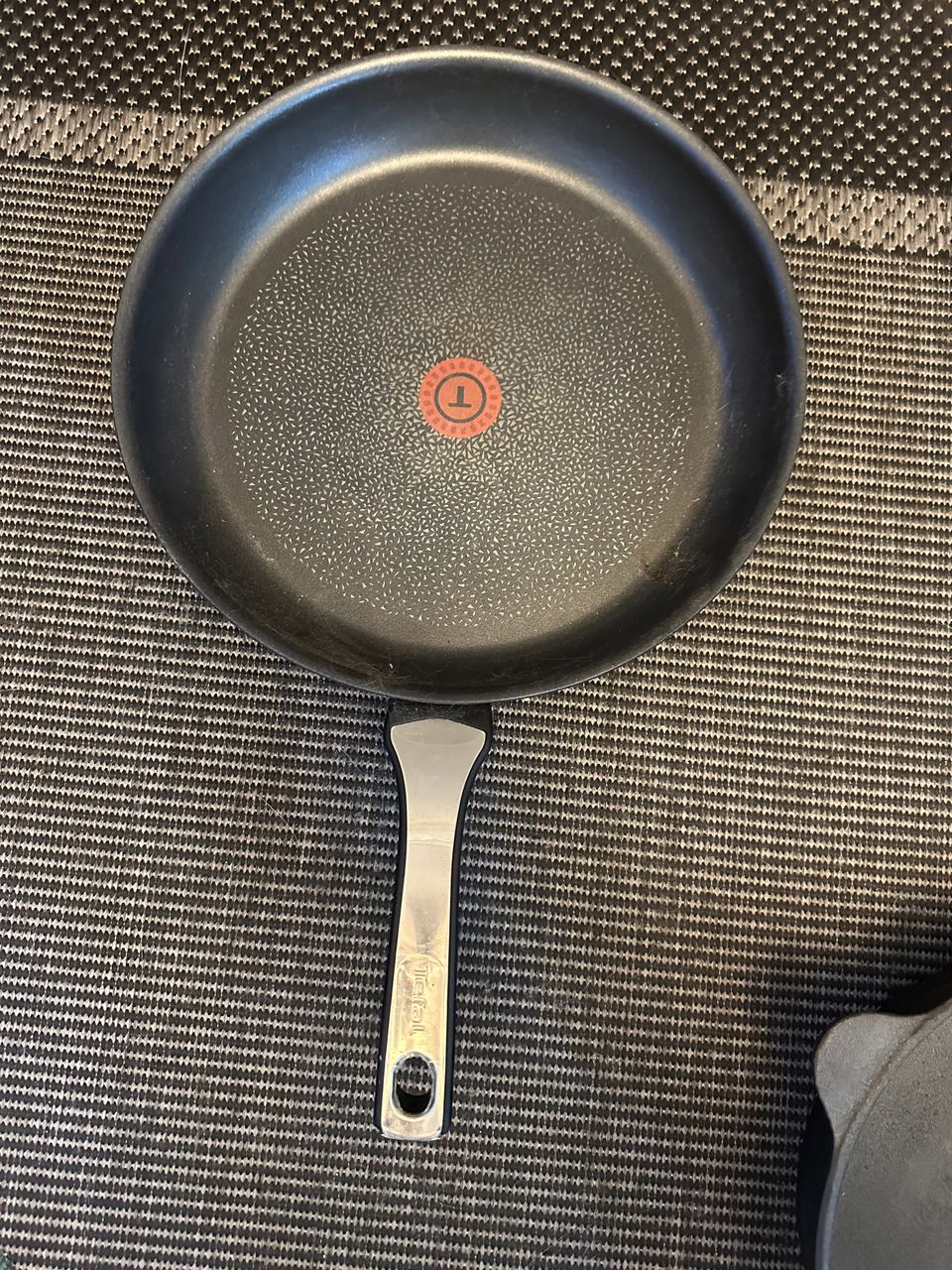 Tefal paistinpannu 28cm