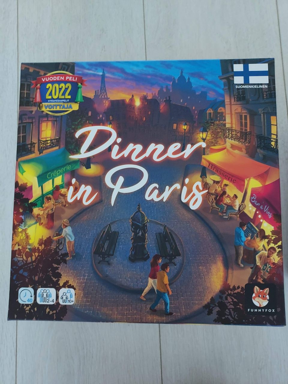 Dinner In Paris lautapeli uudenveroinen