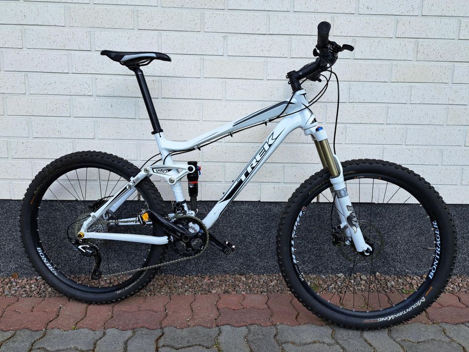 Trek EX 8 maastopyörä