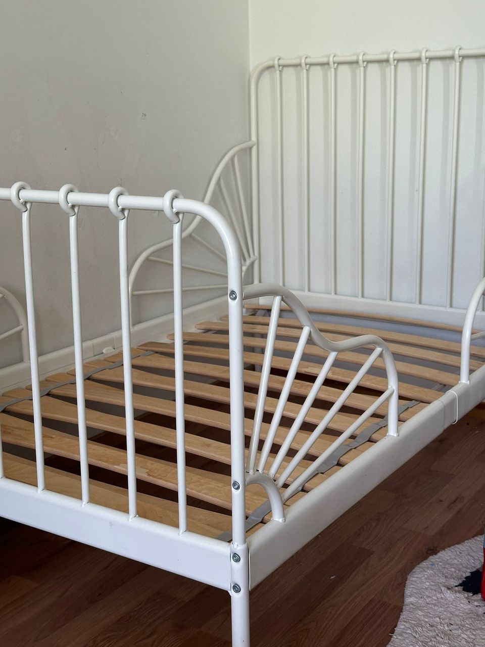 MINNEN Jatkettava sängynrunko + sälepohja, valkoinen, 80x200 cm