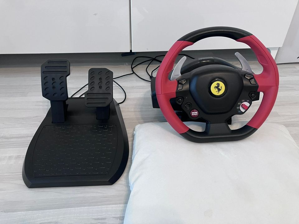 Thrustmaster 458 Spider rattiohjain