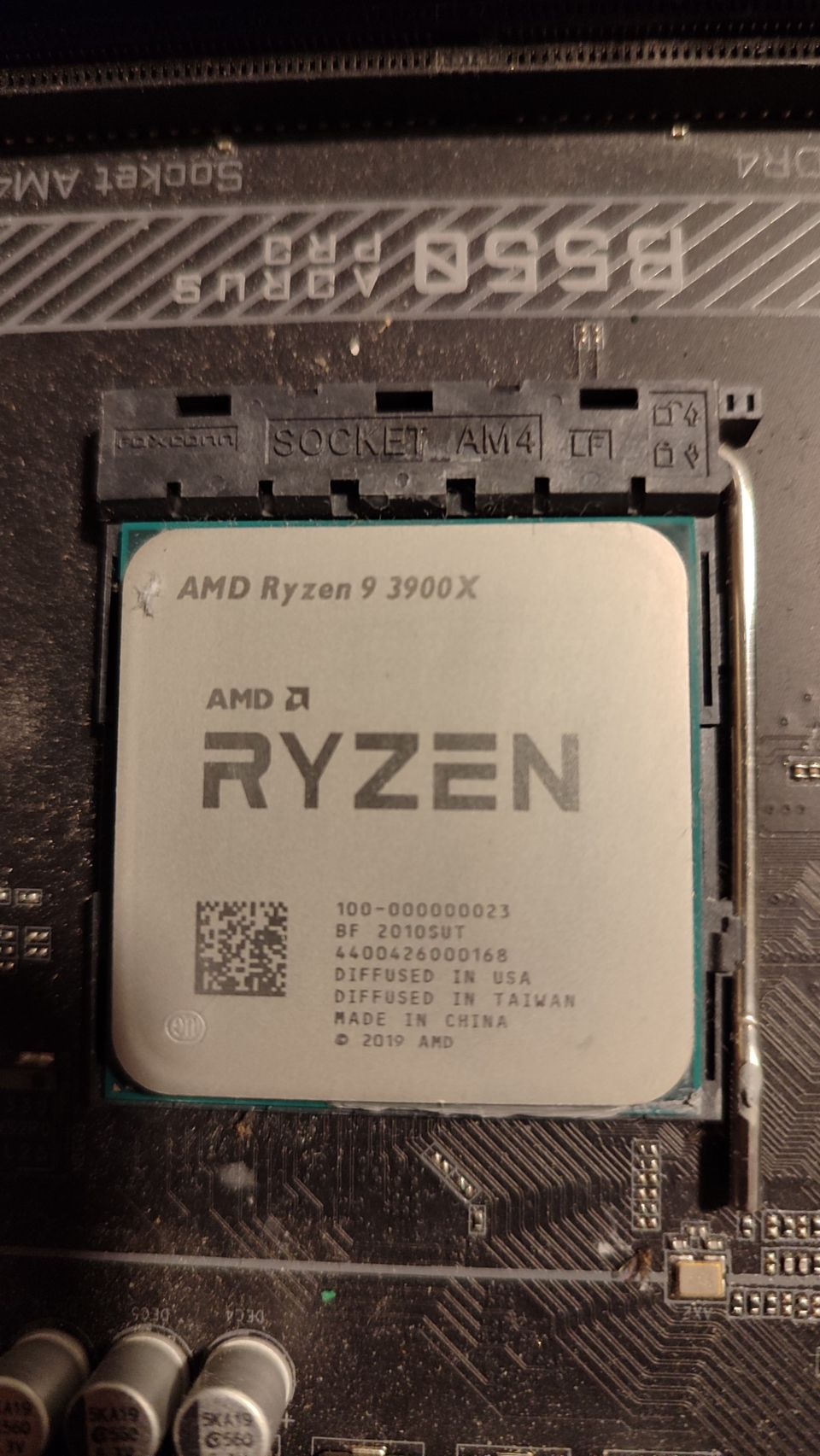 Prosessori AMD Ryzen 3900x