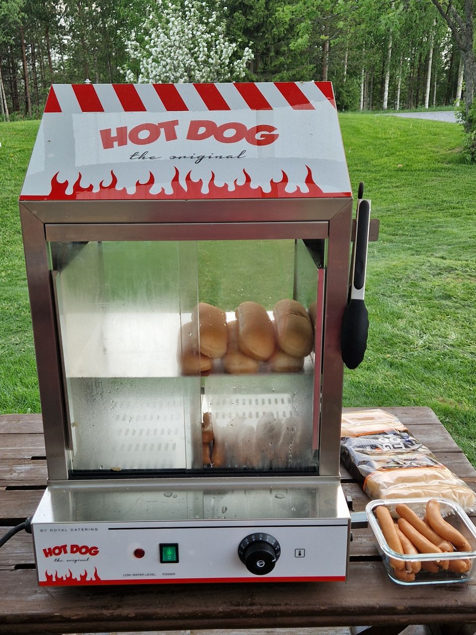 VUOKRATAAN HOTDOG KONE