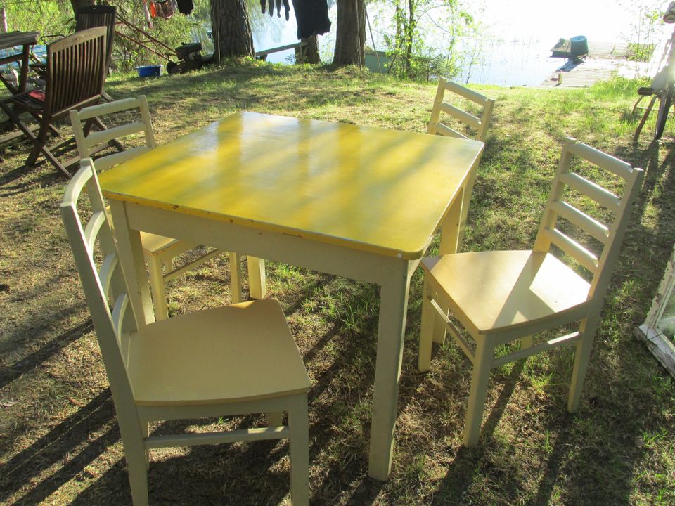 pöytä+tuolit