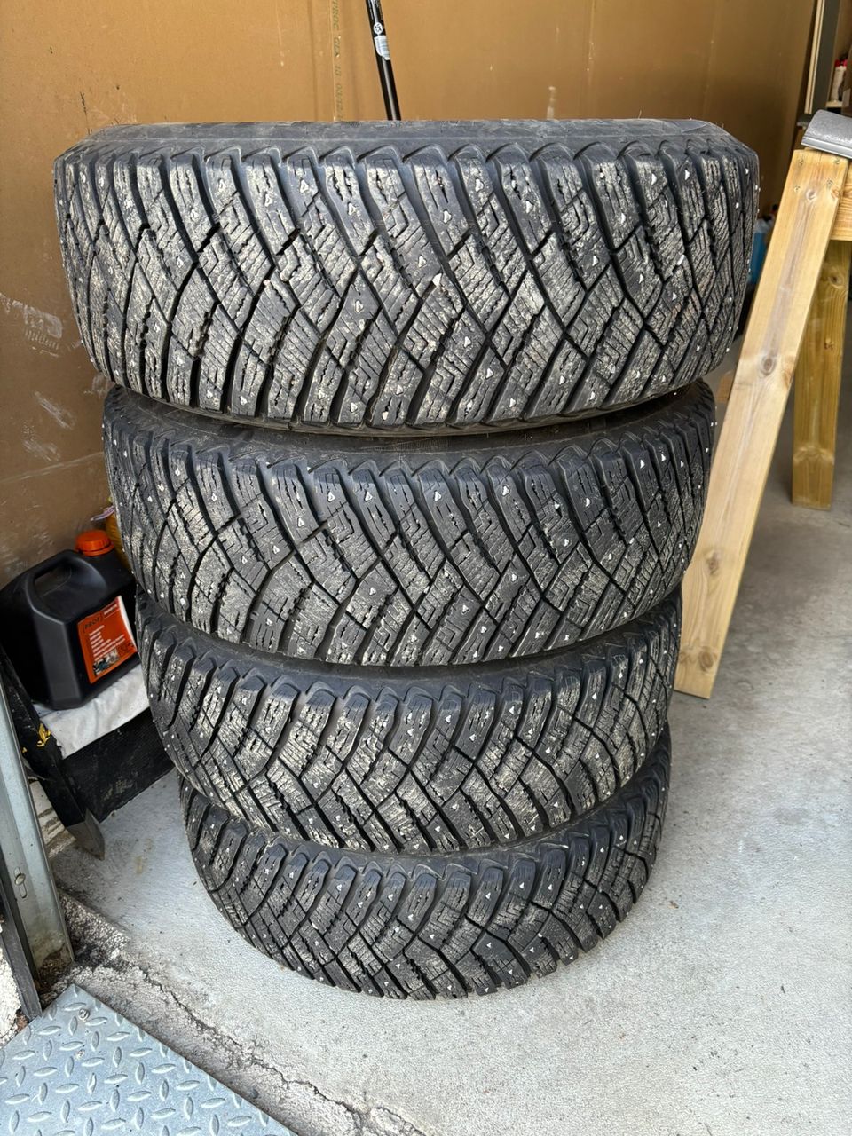 Goodyear UltraGrip 215/65R16 Subaru Forester