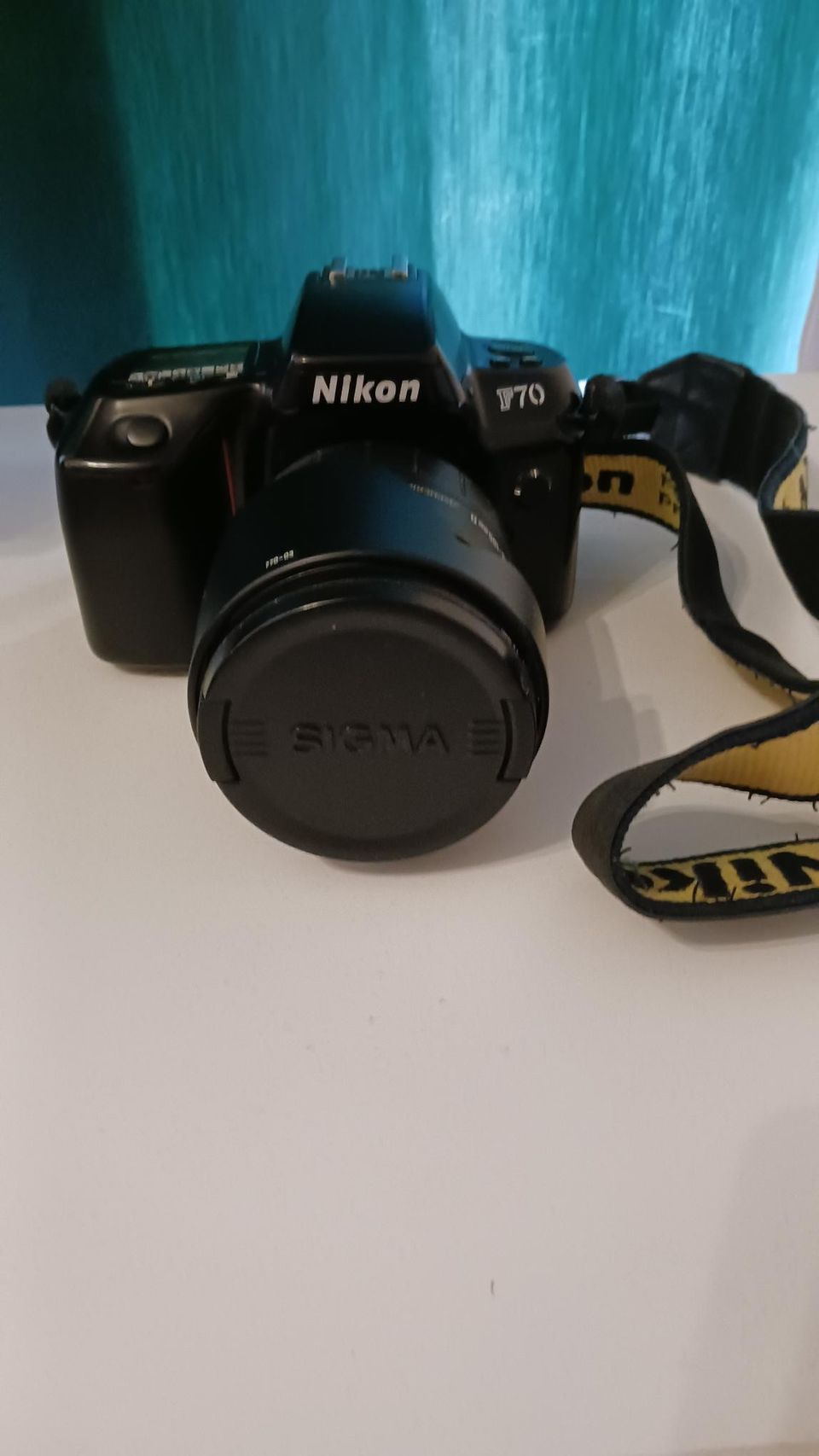 Nikon F70 järjestelmäkamera