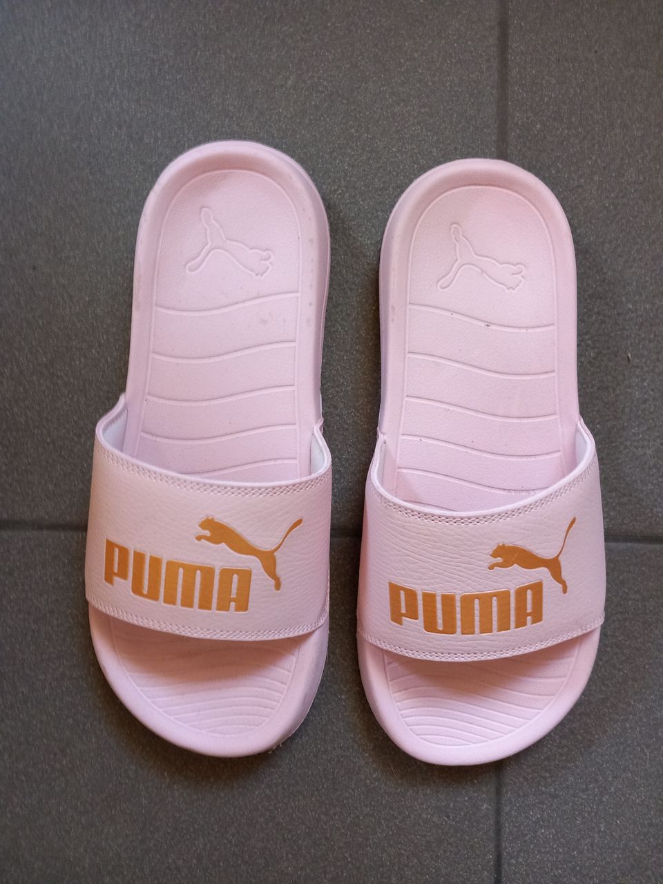 Puma sandaalit