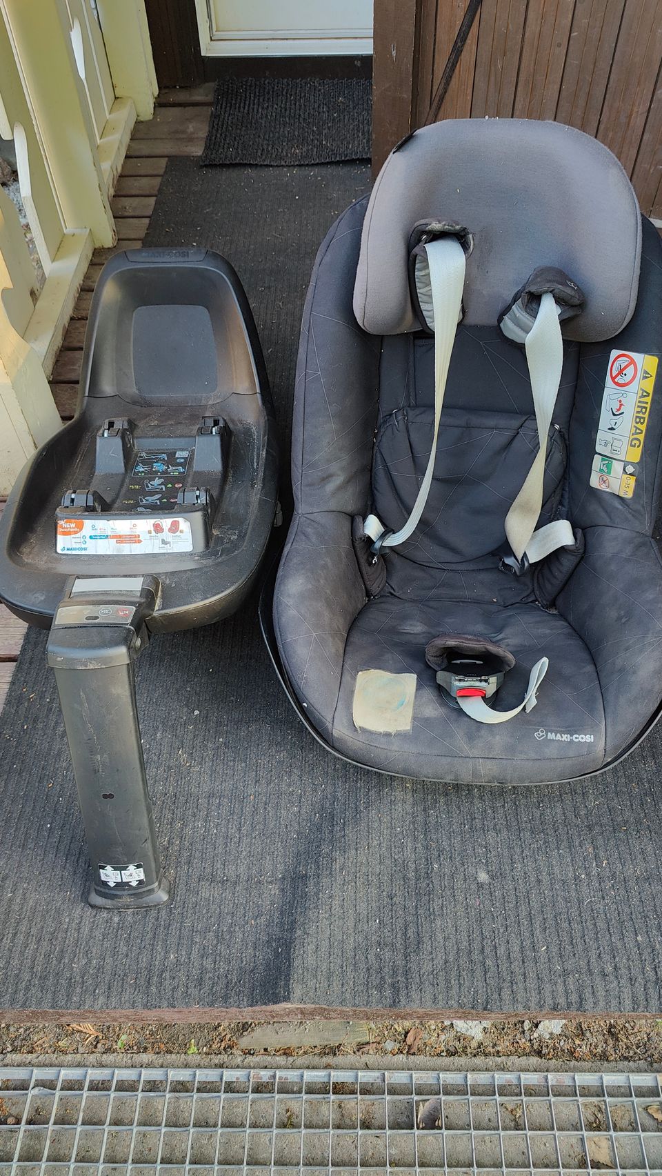 Maxi cosi istuin isofix telakalla