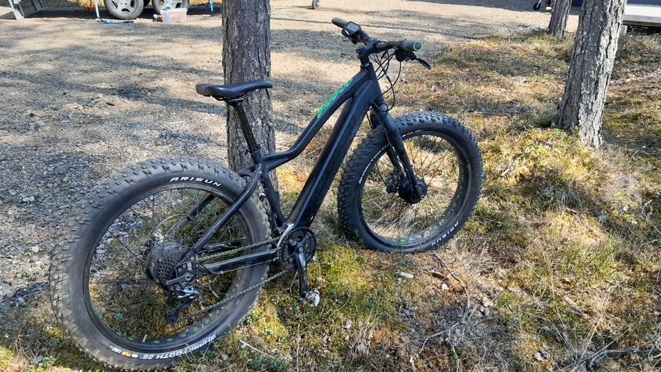 2 pyörä vetoinen Sähkö fatbike BH fatbaddy