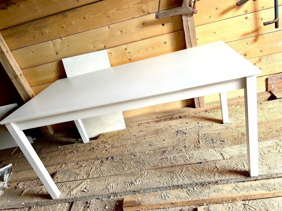 Valkoinen ruokapöytä 160cm