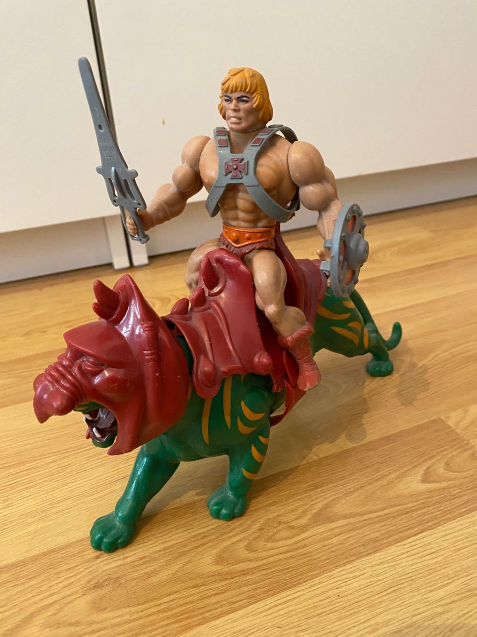 He-Man ja Taistelutiikeri  + Tarrakirja Masters of the Universe