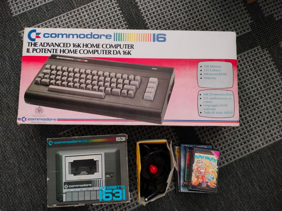 Varattu:Commodore 16 + kasettinauhuri 1531 + peliohjain + alkuperäisiä pelejä