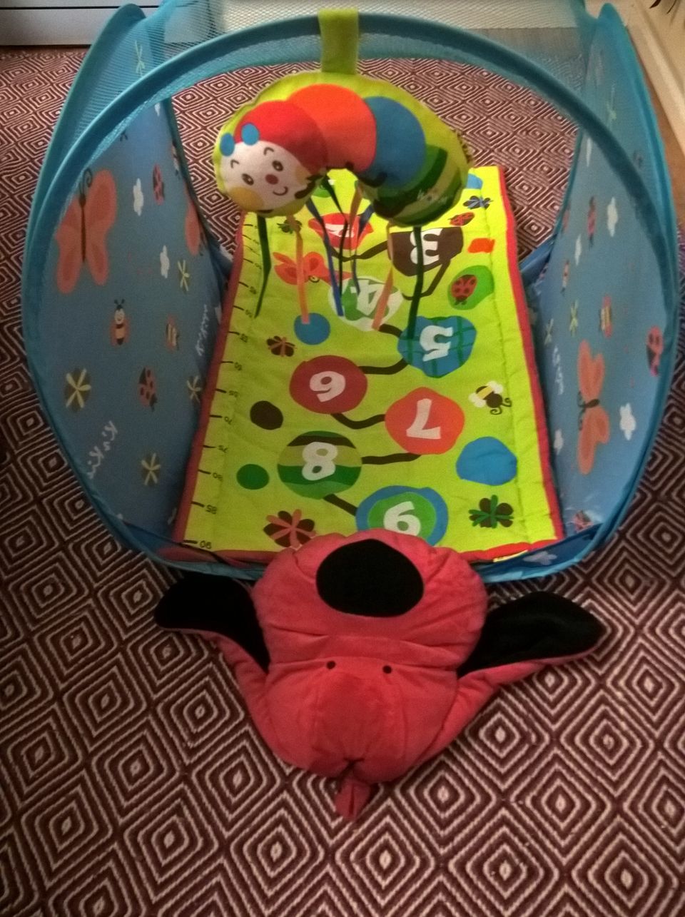 Uusi Ks Kids puuhamatto tunnelilla & roikkuvalla lelulla