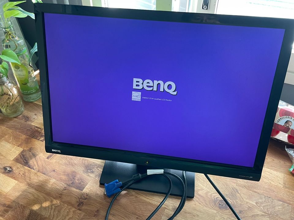 22” BenQ G2210W monitor LCD