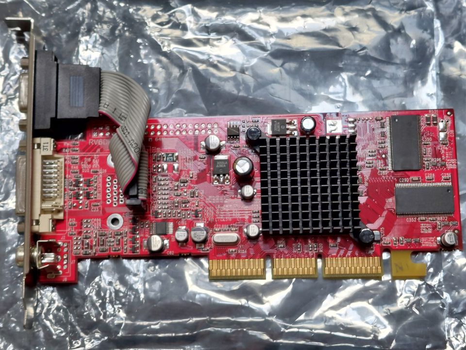 Näytönohjain 3D CLUB ATI Radeon 7000 AGB  CGA-7064 DTVD