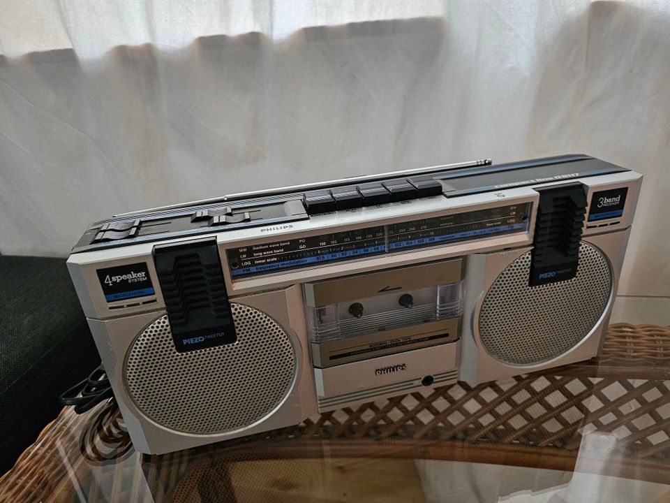 Philips Compact Line D 8117 kasettisoitin / radio