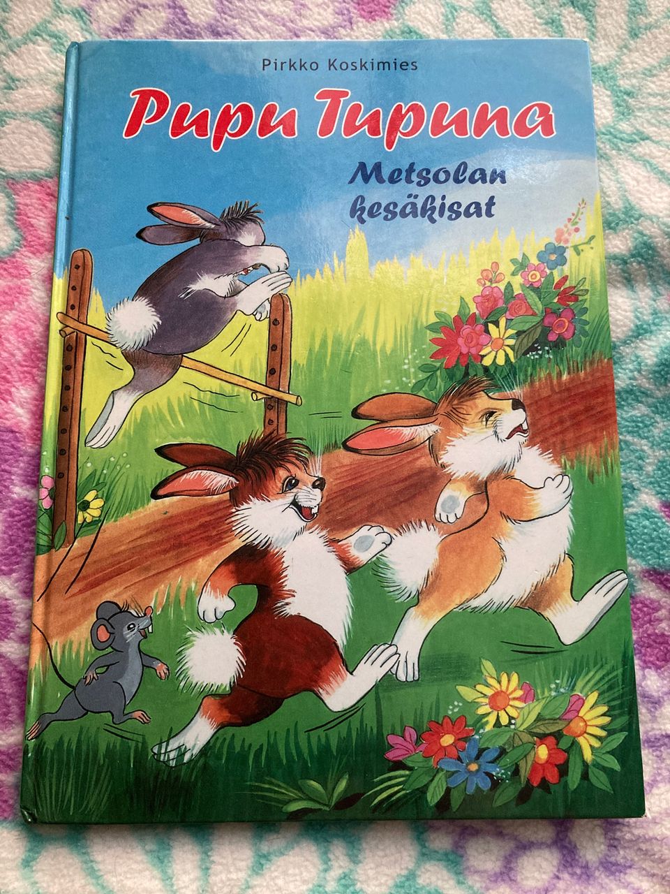 Kirja Pupu Tupuna Metsolan kesäkisat