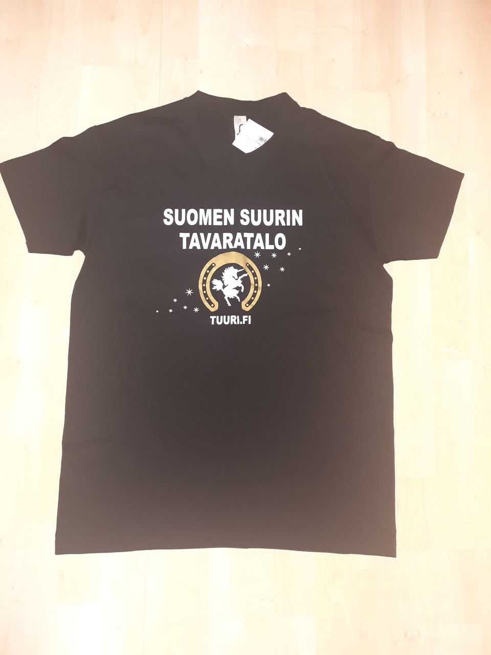 T-paita Suomen suurin tavaratalo (Velj. Keskinen) Tuuri